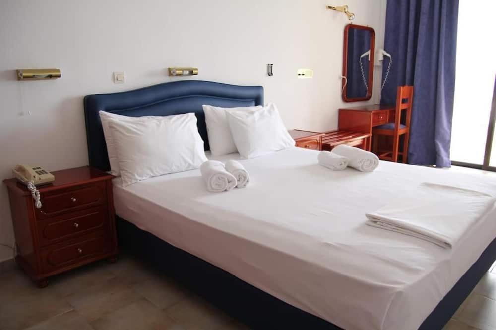 Mediterranean Hotel Karpathos Ngoại thất bức ảnh